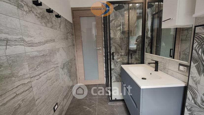 Trilocale in Via Monte Rosa 29 — foto 14 di 37