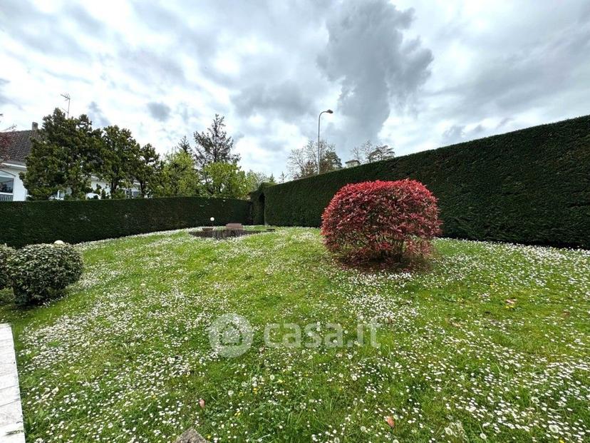 Villa in Via Giacomo Puccini 3 — foto 17 di 50