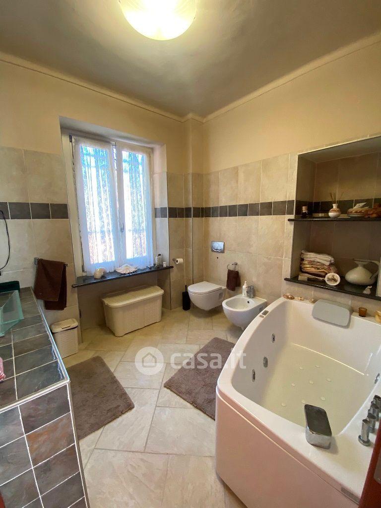 Villa in Piazza Libertà 5 — foto 9 di 34