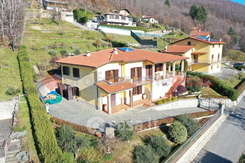 Villa in Via IV Novembre 6 -8 — foto 44 di 50
