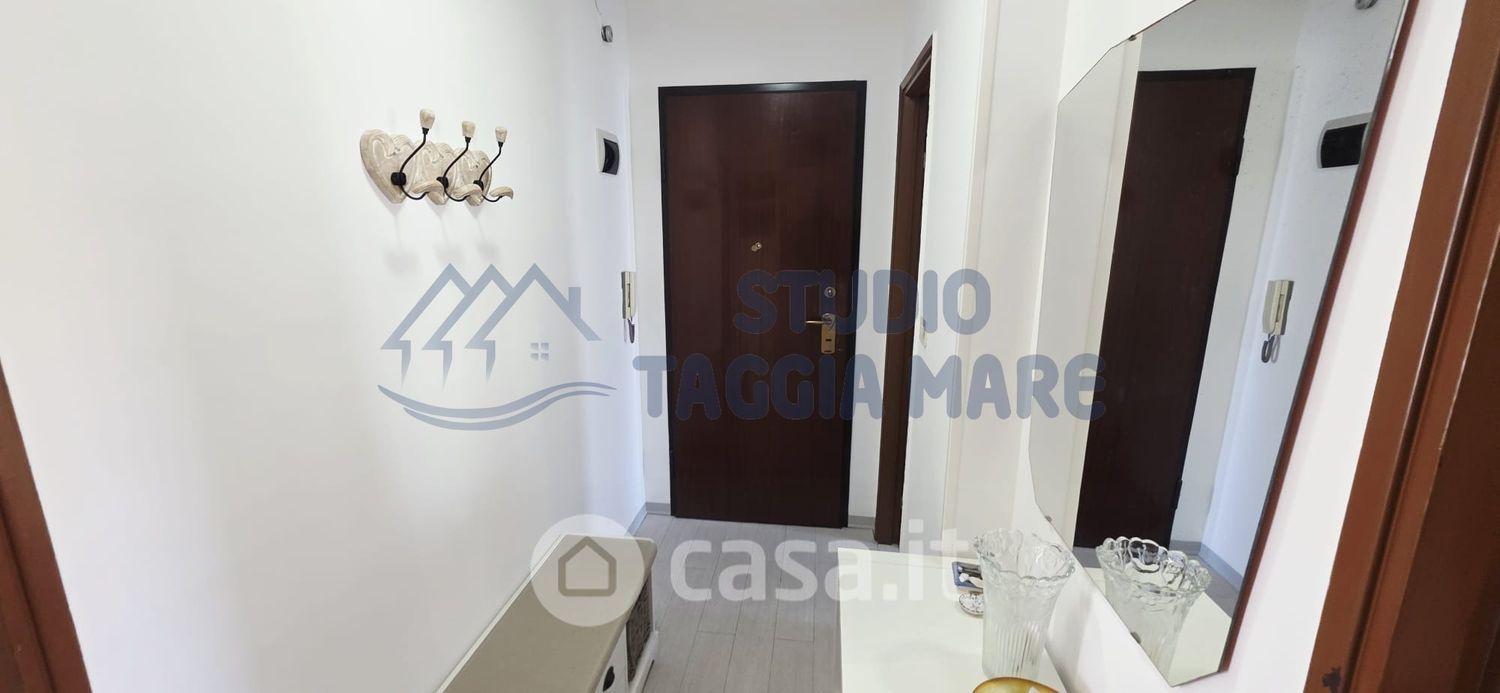Bilocale in Via Marina