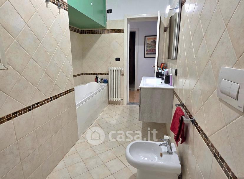 Quadrilocale in Via Toma 19 — foto 21 di 39