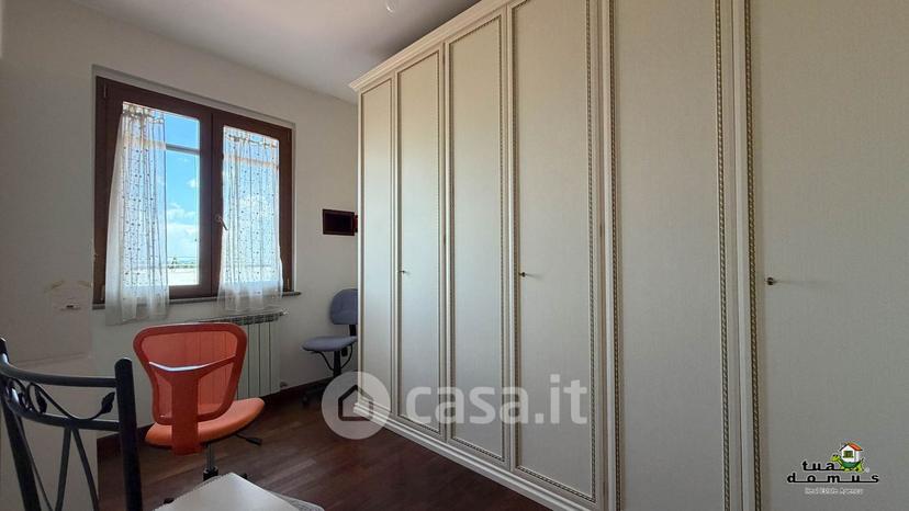 Villa in Via degli Ulivi 2 — foto 2 di 40