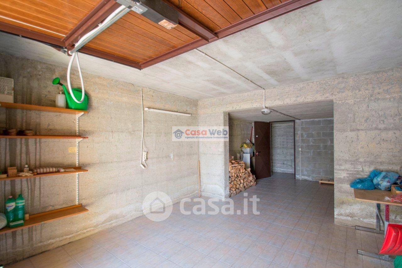 Trilocale in Via Giacomo Leopardi 12
