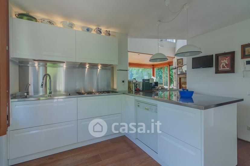 Villa in Via Como 19 — foto 18 di 32