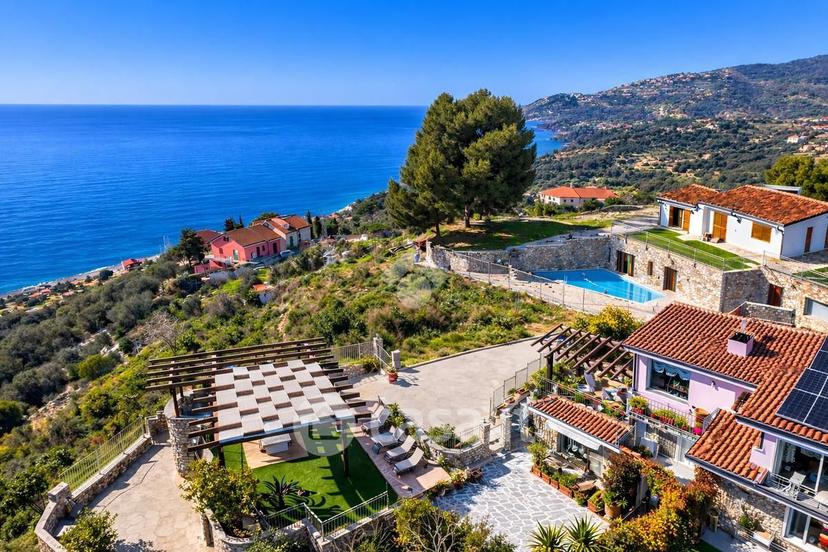 Villa in Strada Civezza 49 — foto 19 di 50