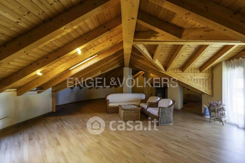 Villa in Via Sempione 177 — foto 15 di 32