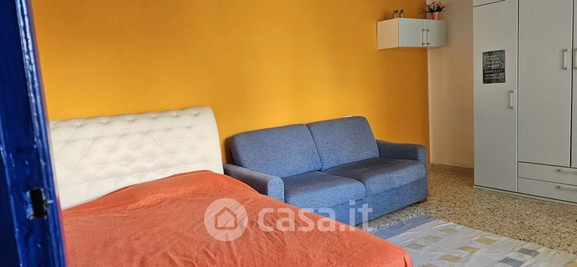 Stanza in Via Triboniano — foto 12 di 17