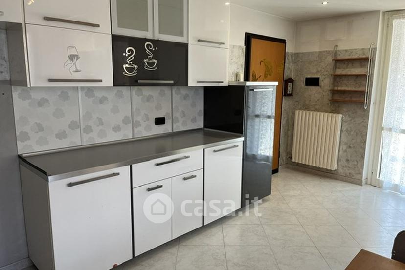 Quadrilocale in Via Cadore 5 — foto 12 di 39