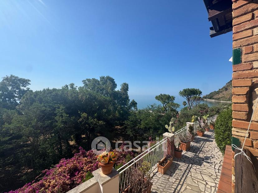 Villa in Via Appia 104 /200 — foto 42 di 136