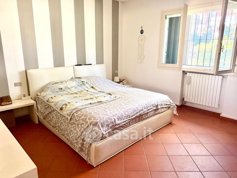 Villa in Via dei Pini 29 — foto 5 di 35