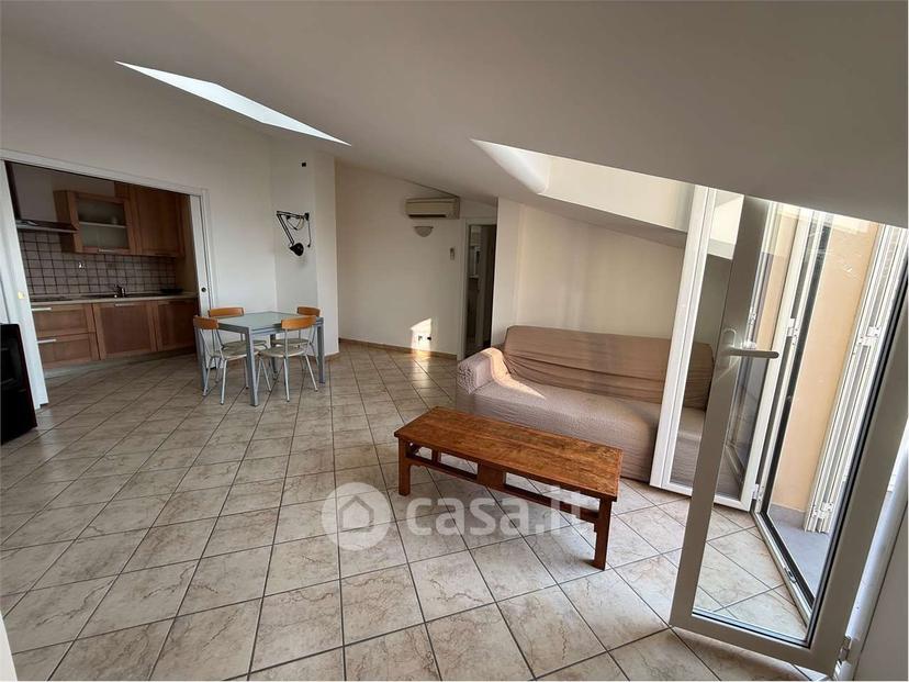 Trilocale in Via alla Rocca 12 — foto 11 di 22