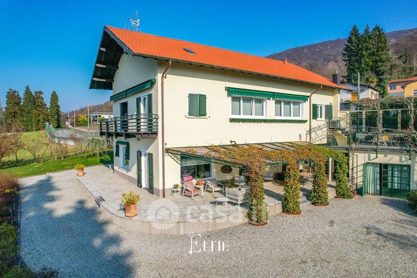 Villa in Via XX Settembre — foto 13 di 50