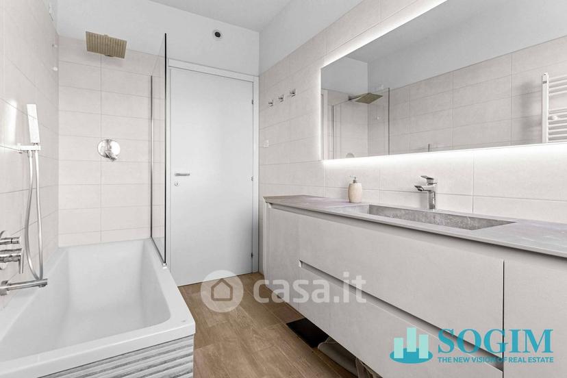 Quadrilocale in Via San Carlo 28 — foto 24 di 36