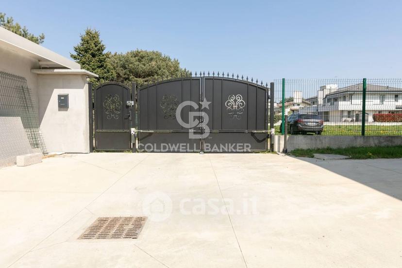 Villa in Via delle Alberine 7 — foto 4 di 22