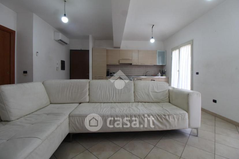 Trilocale in Via Villa 21 — foto 9 di 22