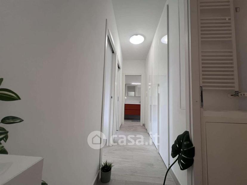 Stanza in Via Genova — foto 20 di 42