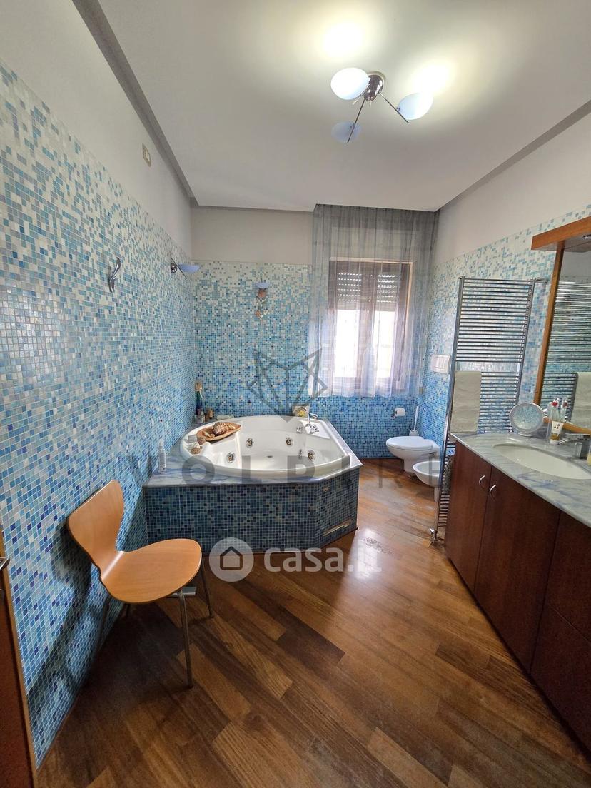 Quadrilocale in Via San Michele Arcangelo 10 — foto 4 di 48