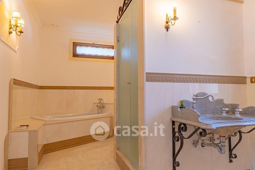 Villa in Via Agamennone 2 — foto 18 di 93
