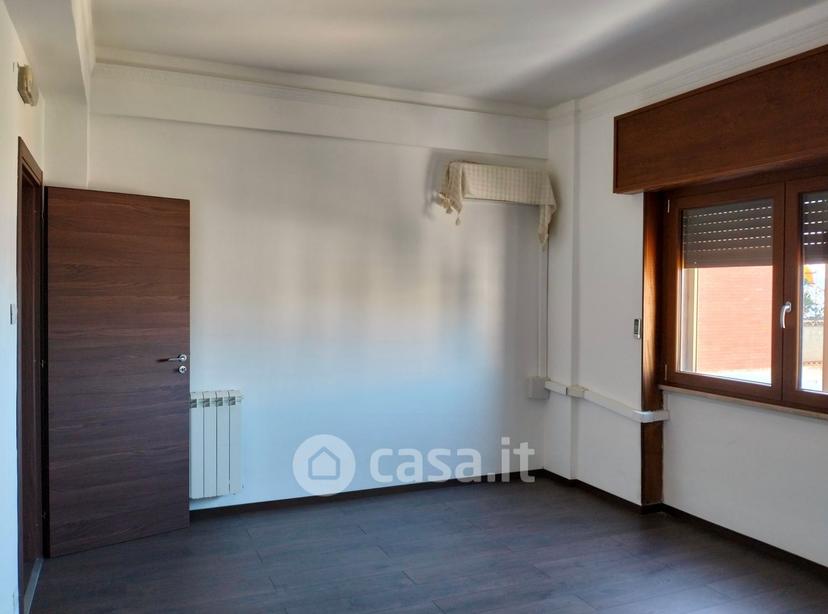Quadrilocale in Via Villini Svizzeri — foto 31 di 34