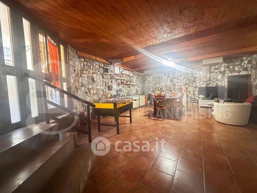 Villa in Via Benvenuto Cellini 9 — foto 12 di 30