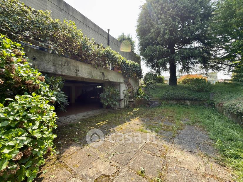 Villa in Via Giosuè Carducci 20 a — foto 56 di 182