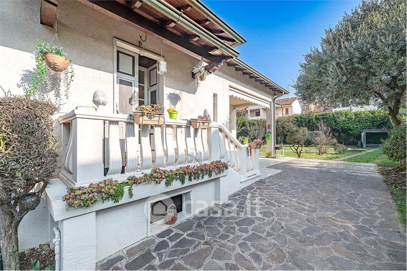 Villa in Via IV Novembre 16 — foto 14 di 23