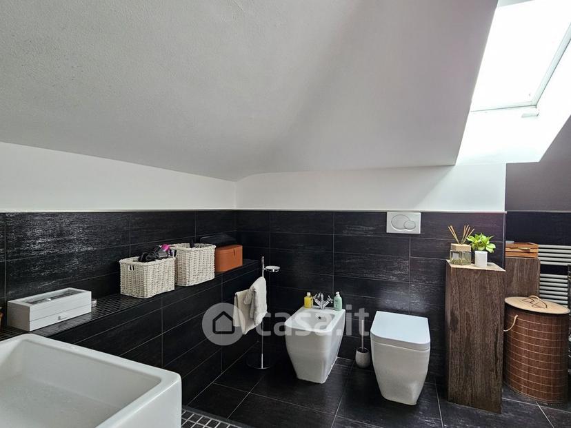 Villa in Via Monte Nero 15 — foto 9 di 35