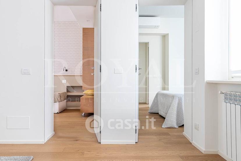 Trilocale in Via Carlo Alberto 15 — foto 32 di 34