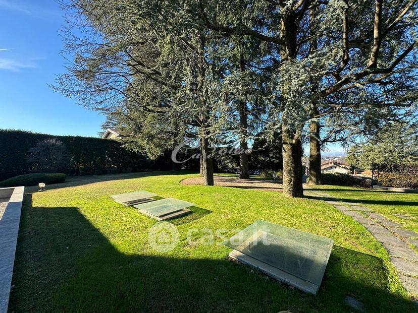 Villa in Via Cervino 1 — foto 3 di 25