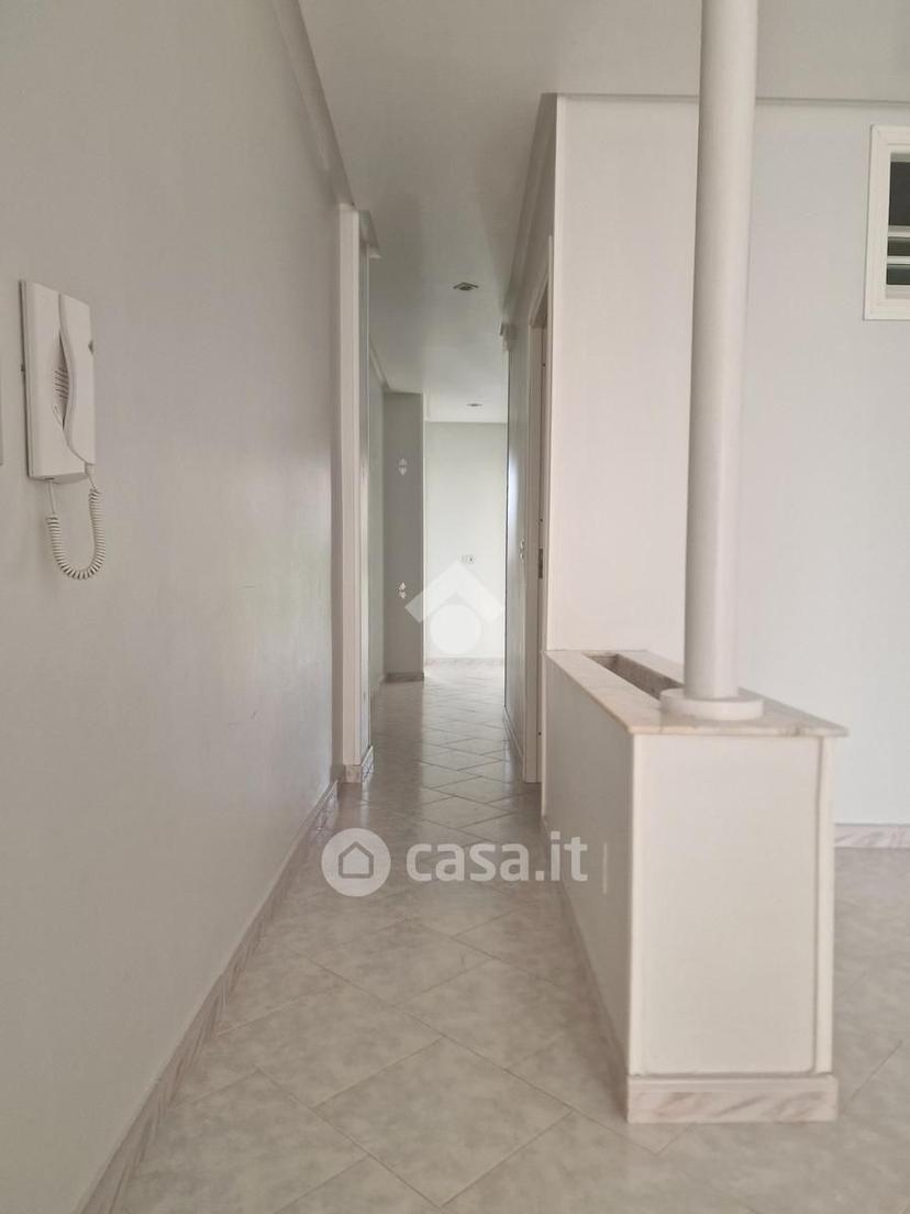 Trilocale in Via Messina 16 — foto 17 di 21