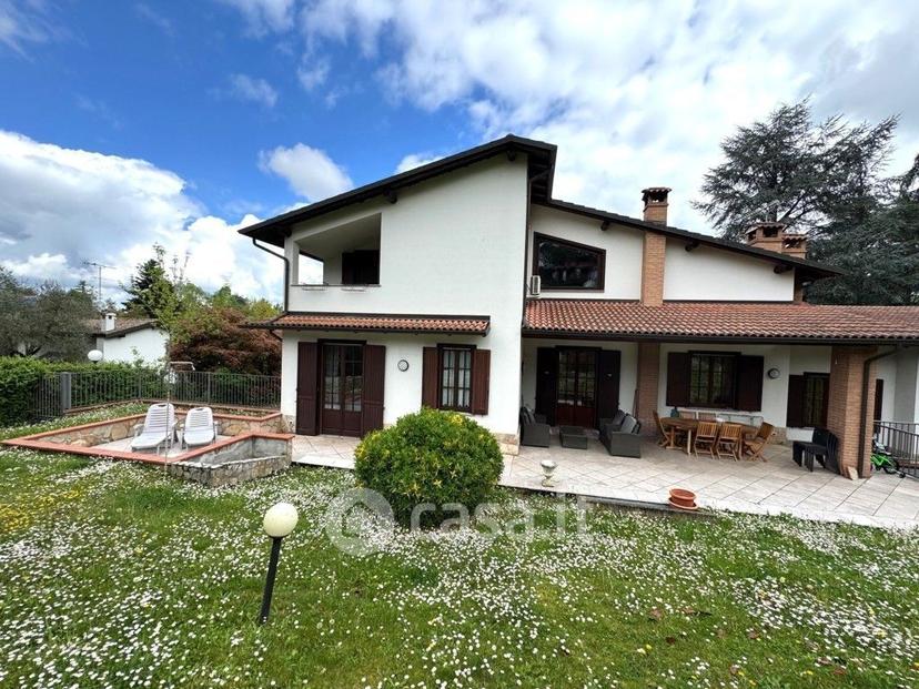 Villa in Via Giacomo Puccini 3 — foto 31 di 50