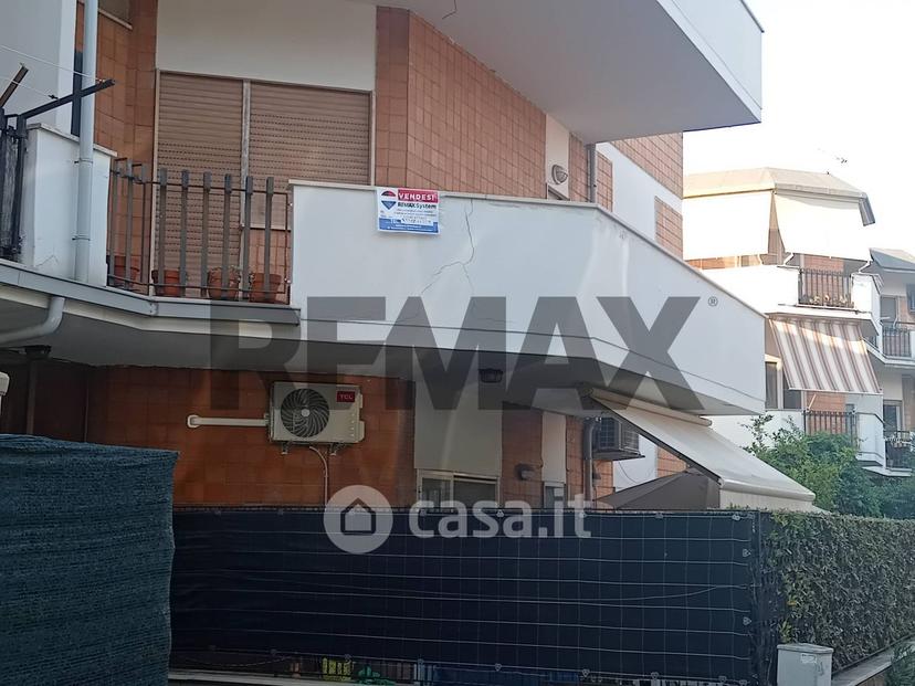 Trilocale in Viale dei Navigatori 56 — foto 14 di 20
