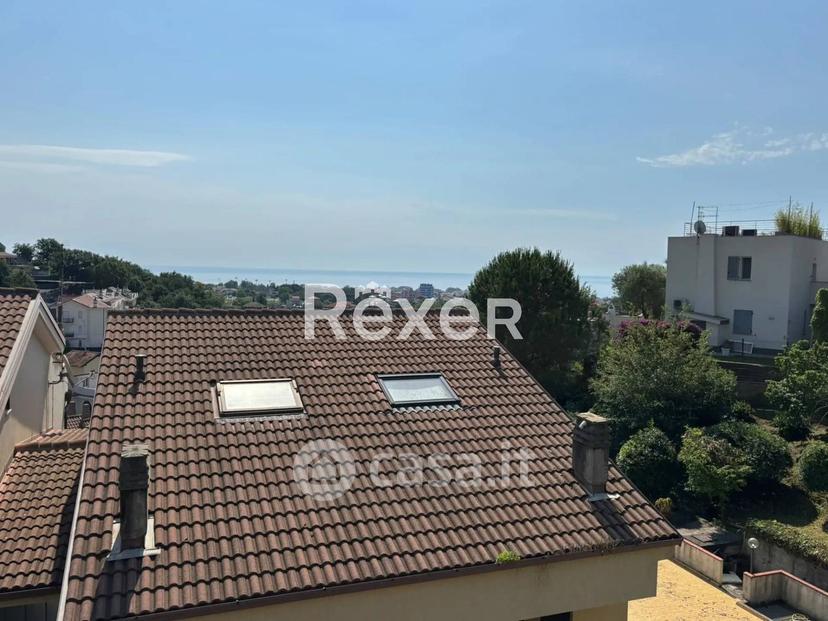 Trilocale in Via delle Ginestre — foto 14 di 26