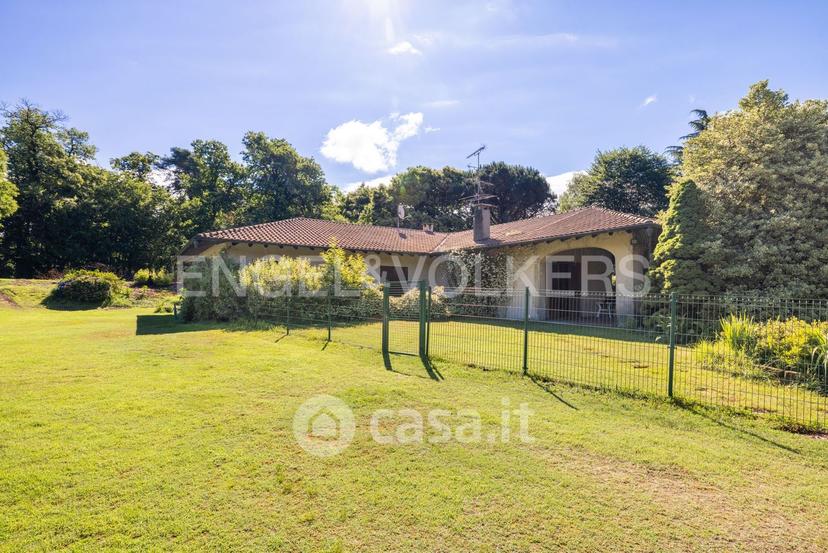 Villa in Viale Europa 16 — foto 13 di 16