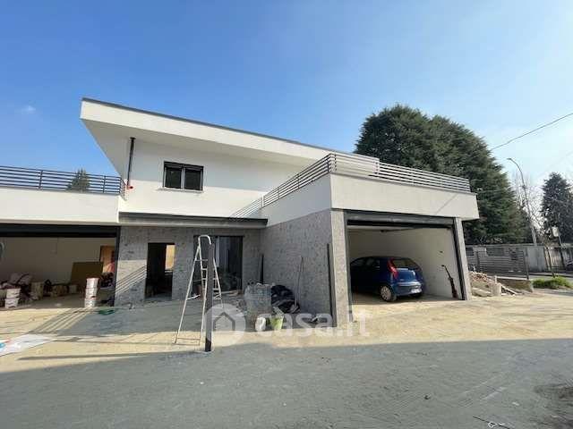 Villa in Via Alessandro Manzoni — foto 3 di 11