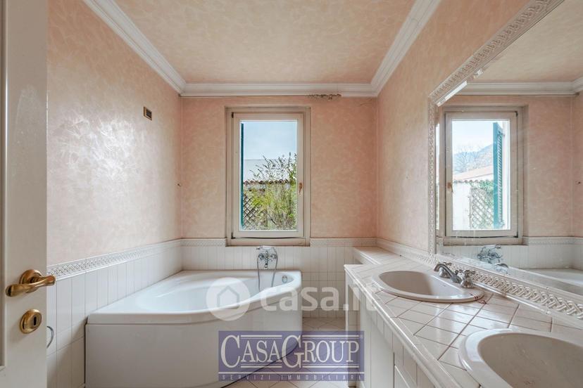Villa in Via Enrico Fermi — foto 26 di 31