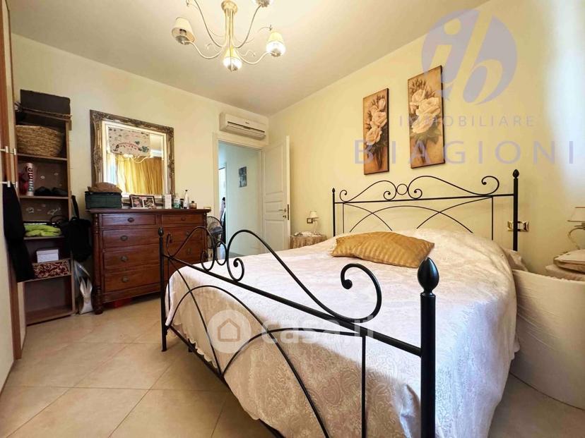 Villa in Via Cortona 120 — foto 23 di 37