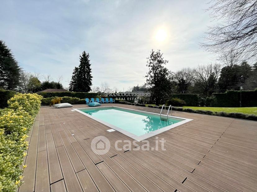 Villa in Via Alcide de Gasperi — foto 5 di 38