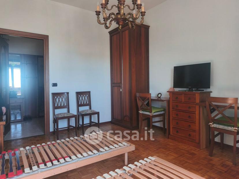 Stanza in Via Castagnevizza 32 — foto 4 di 9