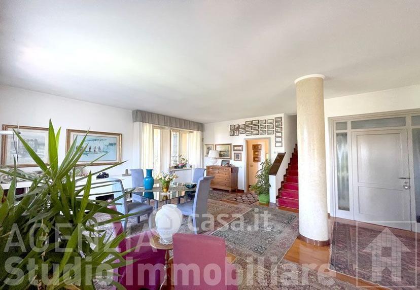 Villa in Via Predelli 5 — foto 17 di 41