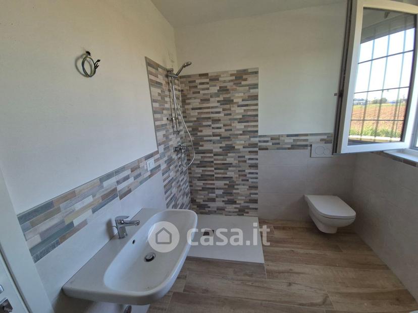 Villa in Via Bredazzane — foto 18 di 26