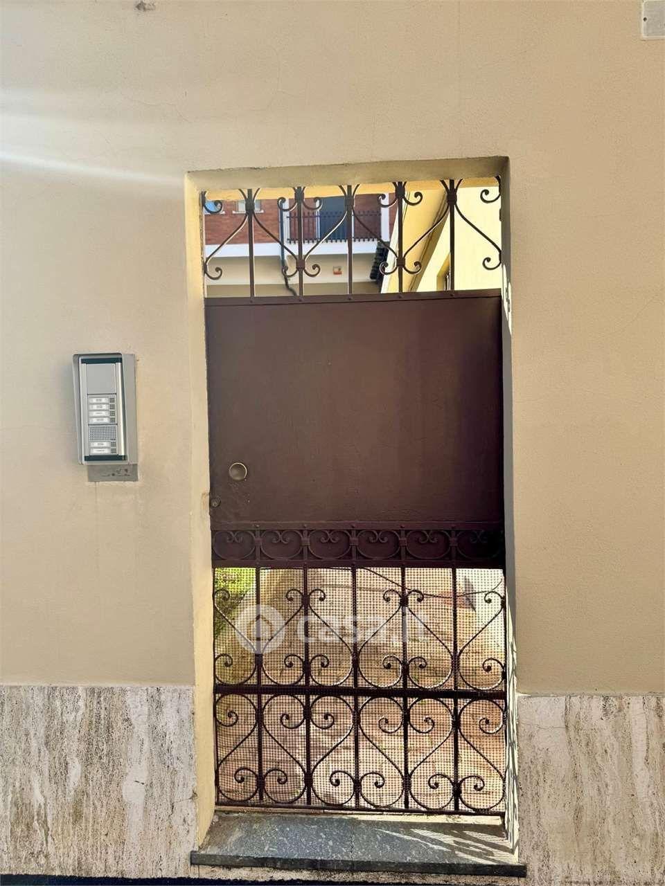 Bilocale in Via Adamo da Mortara 3