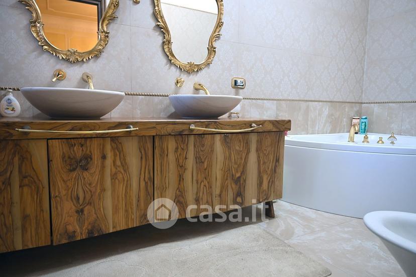 Villa in Via Giulio Cesare 62 — foto 37 di 105