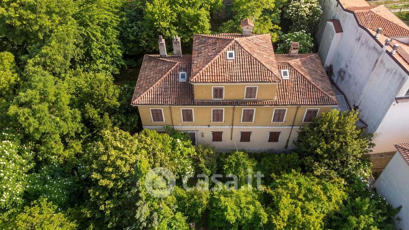 Villa in Via Ippolito Pindemonte 3 — foto 2 di 11