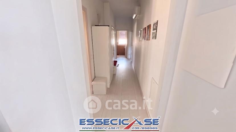 Appartamento in Via Salvatore Quasimodo 25 — foto 2 di 46