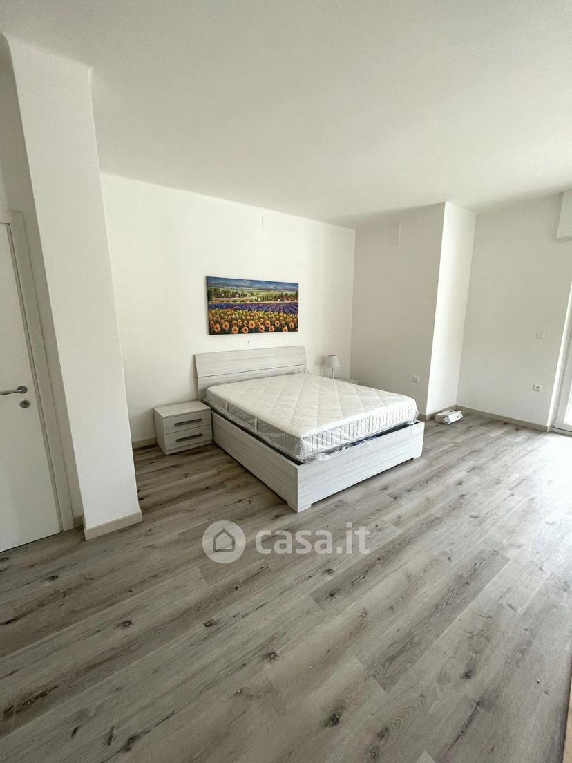 Stanza in Via G. Verdi 8 — foto 5 di 7