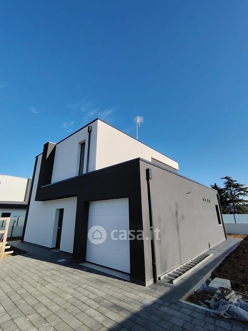 Villa in Via A. Peracchia — foto 12 di 20