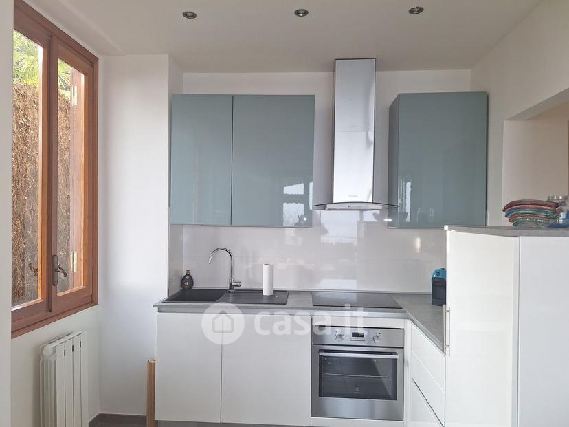 Trilocale in Via Vignolo 27 — foto 3 di 33