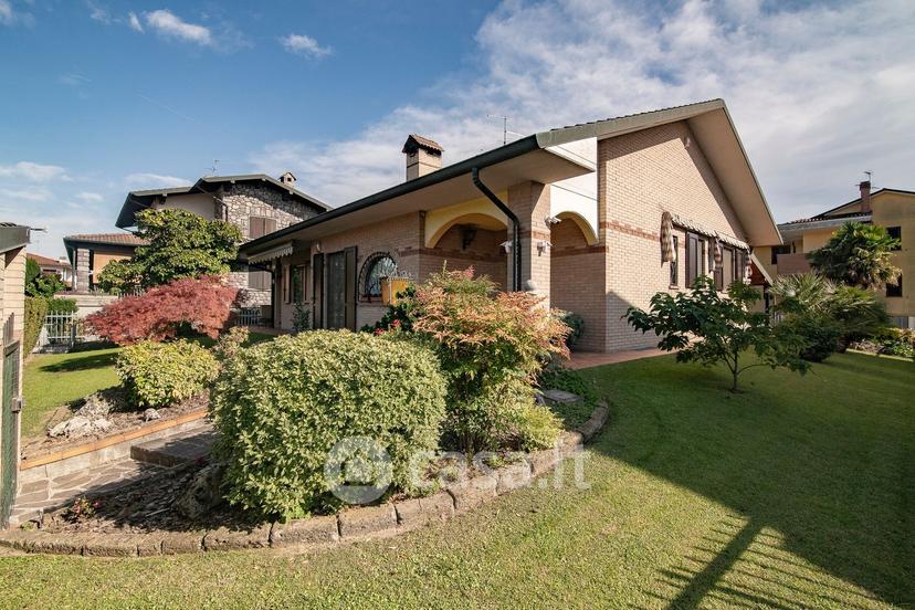Villa in Via Sandro Pertini 21 — foto 8 di 83